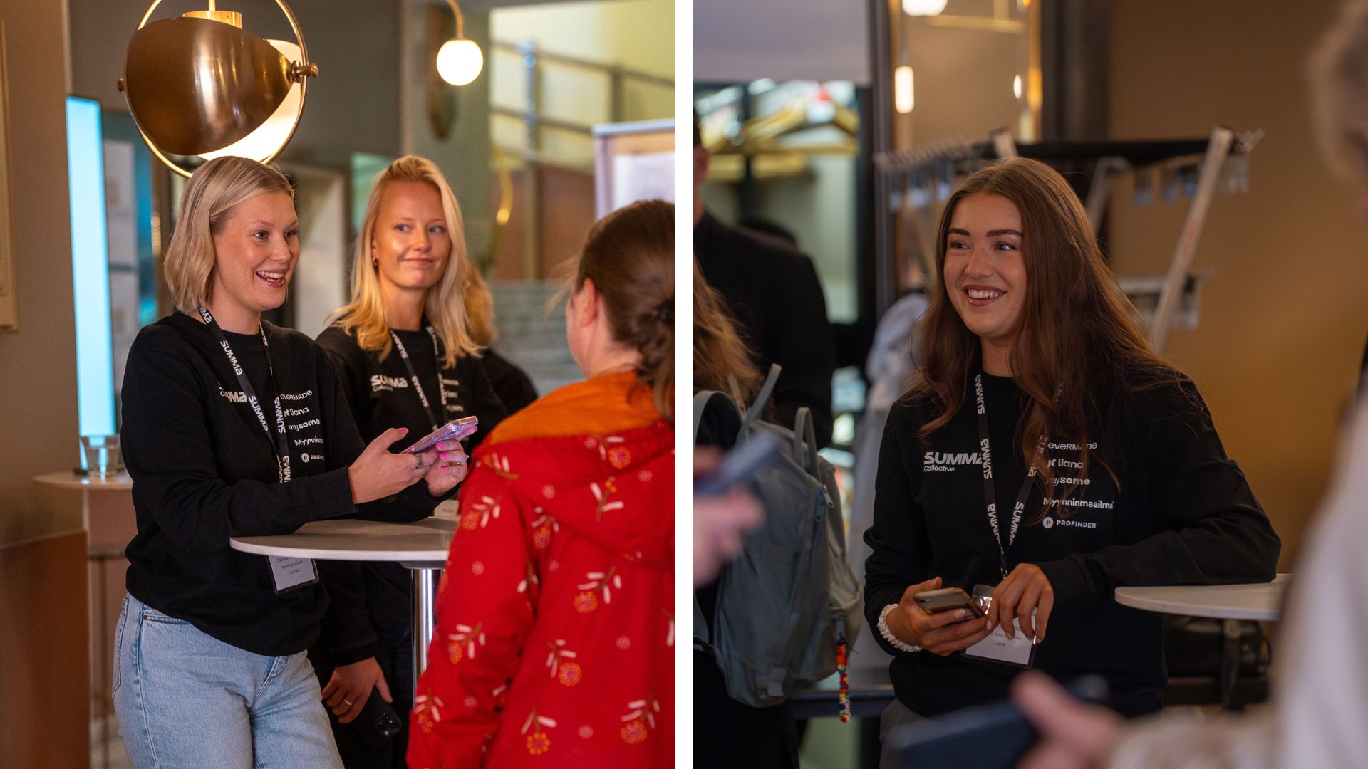 Summa Collectiven työntekijät lukevat osallistujien lippuja tapahtumapaikalla.